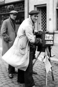 TROIS GENERATIONS DE PHOTOGRAPHES TROIS GENERATIONS DE PHOTOGRAPHES